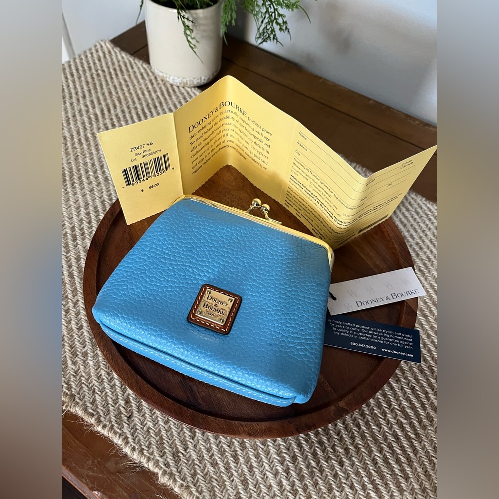 Dooney & Bourke Leather Wallet NWT